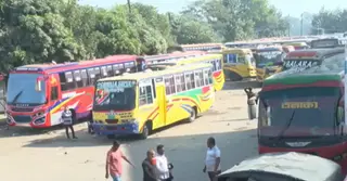 অবৈধ বাস সার্ভিস বন্ধের দাবিতে কুমিল্লায় বাস মালিক-শ্রমিকদের ধর্মঘট